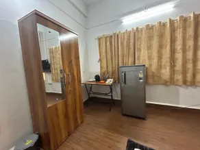 cute quiet studio opposite osho garden pune - Image 5