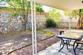 Eastside home, 5 min from I-10, Self Check-In - Image 5