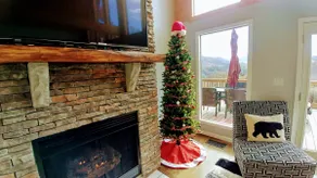 Peace of Heaven • Mountain Views•Hot Tub•Near Town - Image 4