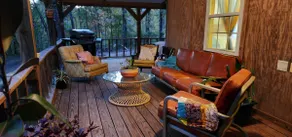 Hummingbird Hideaway: Cozy Cabin with a Big Porch - Image 2