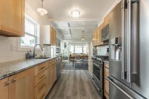 Modern, Sleek & Stylish: 2 blocks from Hawthorne! - Image 3