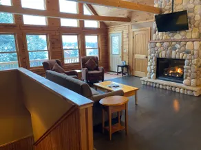Slopeside Ski Chalet - The Wyndham - Image 5