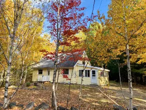 Family Home Near the Mountains & Lake - Image 2