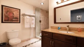 Willow Suite - Lakeside Retreat - Image 5
