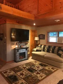 Cozy Northwoods Getaway - Image 2