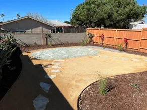 1 Bed / 1 bath BIG PRIVATE back yard LOCATION - Image 5