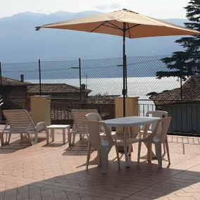 House ”Fiore” with panoramic terrace overlooking the lake - Image 4