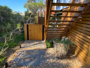 Island Family Home - Image 4