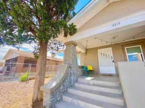 Central Stylish 2BDR•Pet Friendly•Refreshing A/C - Image 2