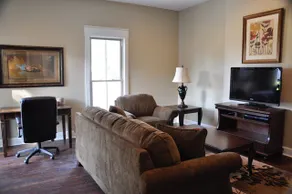 One Bedroom Apartment in Historic Home (3) - Image 5