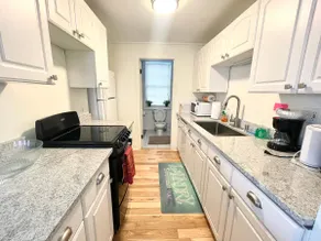King Size Bed - Little House On Lincoln Street - Image 4