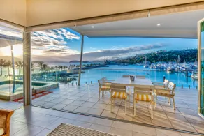 Pavillions Penthouse 25 - Luxury Waterfront Apartment with Private Roof top pool and buggy - Image 5