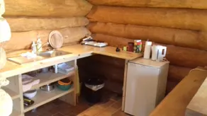 Canadian-style log cabin - Image 4