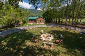 Le Camp Brannum est votre camp de base de Smoky Mountain à moins de 5 minutes de l'entrée du parc national - Image 2