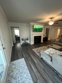 3 bedroom home like new “Central station” - Image 3