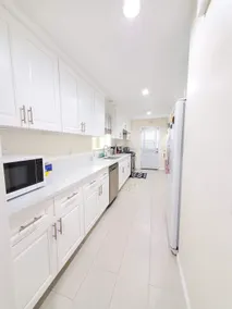 4BD2BTFrontHouseLittleSaigon BeachesDisneyQuiet - Image 5