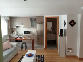 Renovated and sunny apartment in Gijón with garage - Image 2
