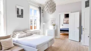 Luxurious apartment free parking! - Image 2