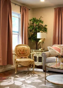 *Romantic* Rose Cottage with Hot Tub in Benson - Image 3