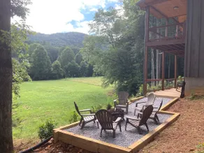 Cabin on 3+ acres, pvt creek, mtn views, hot tub - Image 4