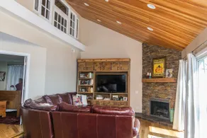 At Whit's Max: Lake+Beach+Indoor Pool+Walk to Town - Image 5
