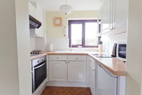 3 Bed Cottage-Sleeps 6-Garden-Hot Tub-Games Room - Image 5