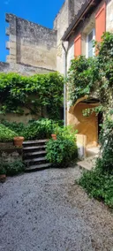 Apartment + patio in the historic center of Bourg - Image 5