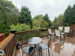 Cozy and modern 3 bedrooms 2.5 Bath 2 levels - Image 2