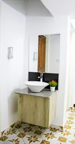 Elegant & Classy 3-bedroom house, gated own compound with free parking on premises - Image 3