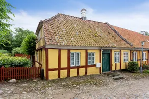 Idyllic, historic townhouse by the fjord in Mariager - Image 2
