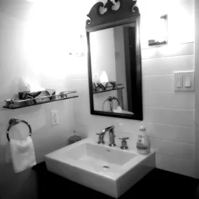 Private unit close to Rideau Canal - Image 2