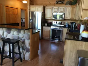 3,800 Sq Ft., Rustic Luxury Estate On Lake Freeman - Image 4