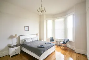 Riverbank villa - Image 3