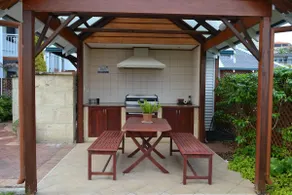 Dolphin Lodge - SELF CONTAINED-2 Bdrm Apartments - 1 night - Image 4