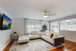 Charming Beach Cottage - Image 2