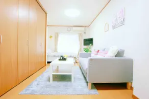 3 floors, 83㎡, 3LDK + 2 toilets, with rooftop. 2 minutes walk from the subway exit, direct access to Namba, Umeda, and Shinsaibashi. - Image 5