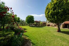 Rustic, luxurious, garden villa 70m from the sea. - Image 5