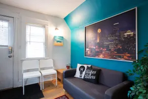 Private Top Floor Apartment centrally in Uptown! - Image 3