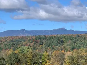 5 bedroom Chalet on Hill with Panoramic Views of Mt. Mansfield - Image 2