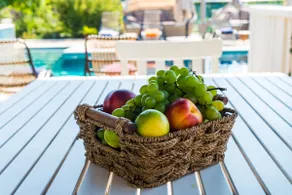 Stylish two bedroom villa apartment w heated pool - Image 2