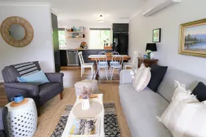 Wine Country Cottage in the Southern Highlands - Image 3