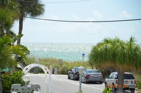 1280 sqft 2-Bedroom Deluxe Beach for 10 Persons - Image 5