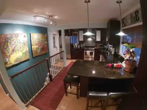 Cozy Little Home in Downtown Bethesda - Image 2