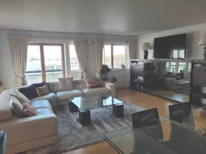 Stunning 3 Double Bedroom Apt in Greenwich near O2 - Image 2