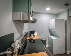 Bright and Cozy Upgraded Apartment in West Point - Image 5