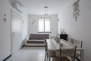 Lidia’s House .New 5’ from the t.station and sea! - Image 3