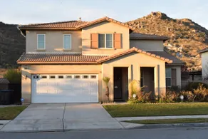 Colonial Villa in the heart of Southern California - Image 3