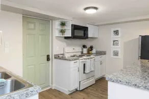 Cozy 2 bedroom apartment (newly renovated) - Image 4