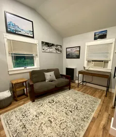Bright & Sunny Studio - Image 5