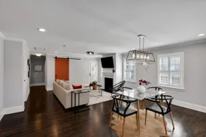 Gorgeous renovated home Near Uptown/Southend - Image 5